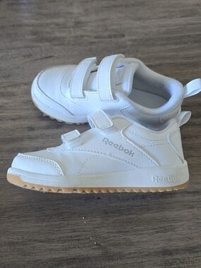 Reebok Kids White Velcro Sneakers with Gum Sole